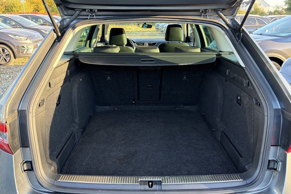Продам Skoda Superb 2.0 TDI 150к.с КАМЕРА 2023 года в Львове
