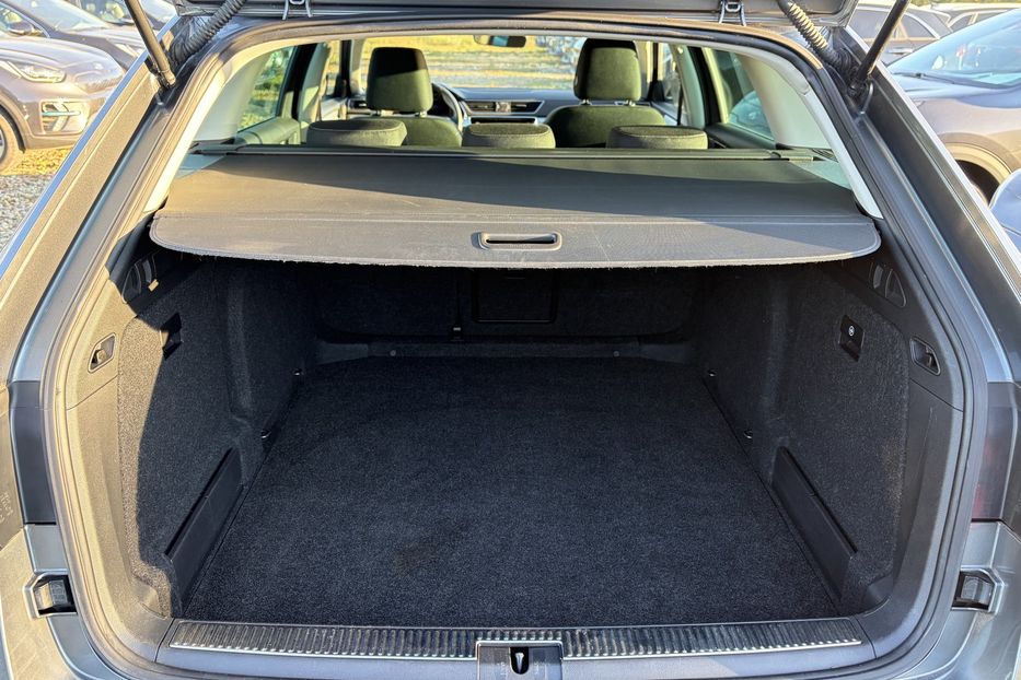 Продам Skoda Superb 2.0 TDI 150к.с КАМЕРА 2023 года в Львове