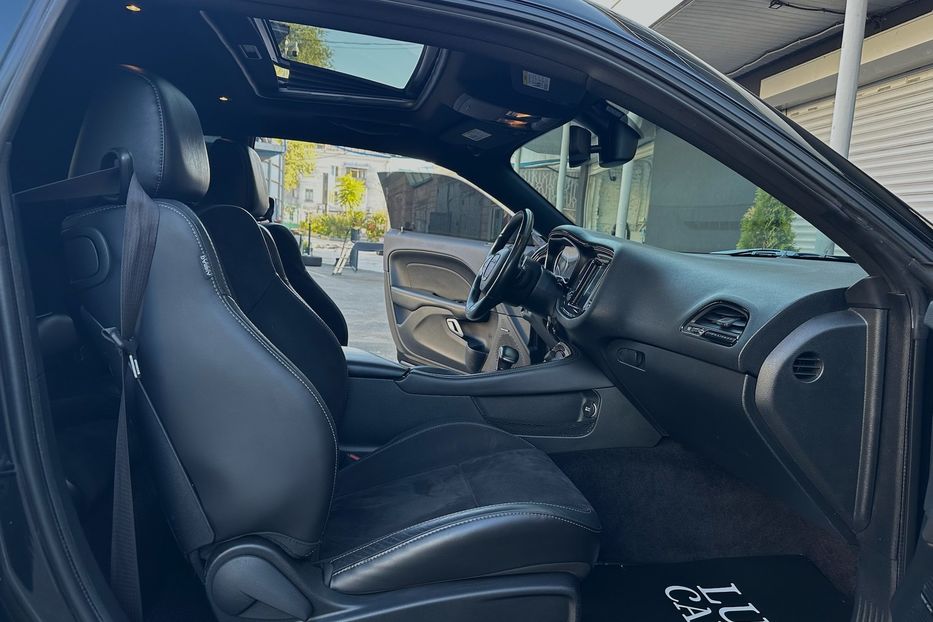 Продам Dodge Challenger SRT R/T Scat Pack 2019 года в Киеве