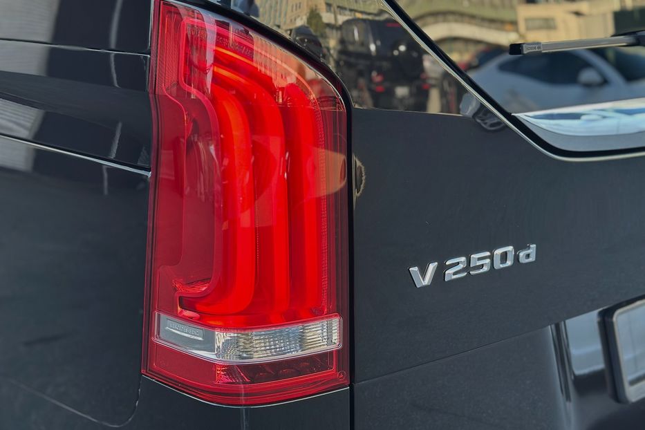 Продам Mercedes-Benz V-Class Avantgarde Extralong 250d 2016 года в Киеве