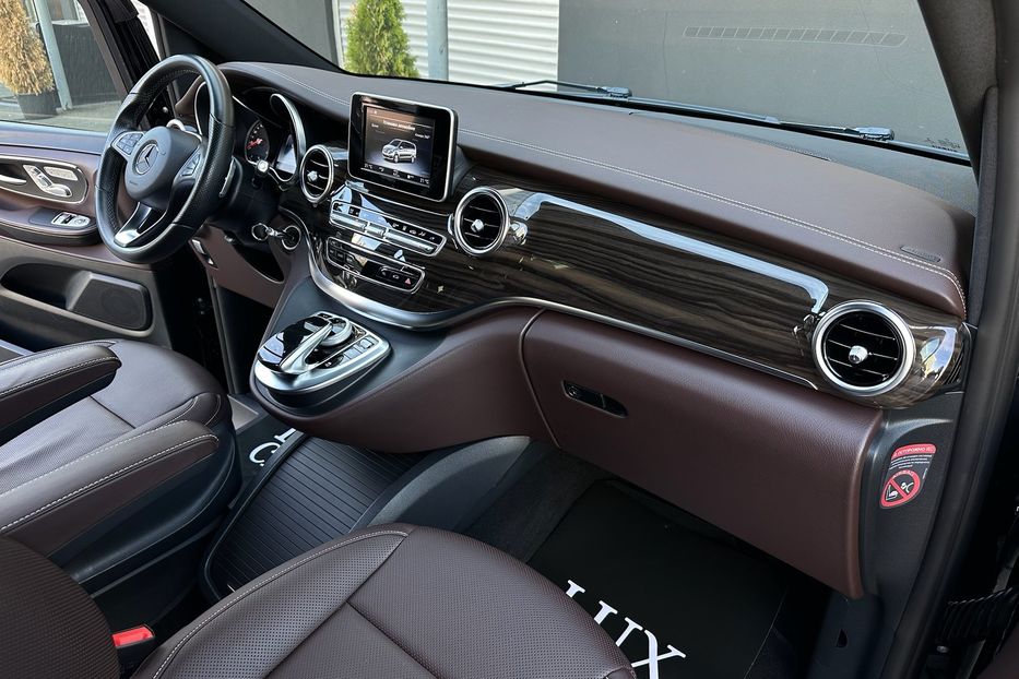 Продам Mercedes-Benz V-Class Avantgarde Extralong 250d 2016 года в Киеве