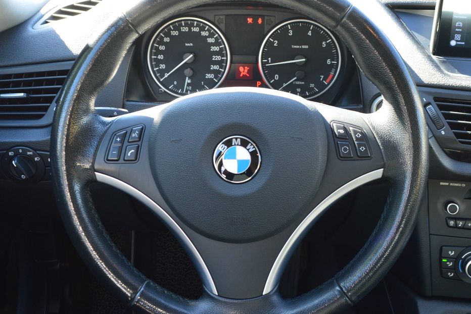 Продам BMW X1 2011 года в Одессе