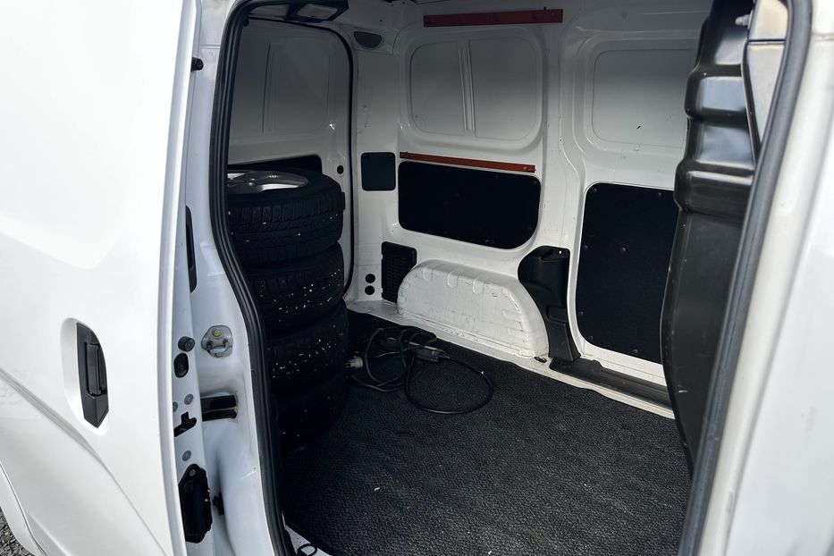 Продам Nissan NV груз. 200 2015 года в Луцке