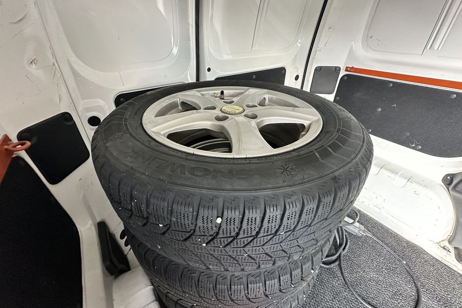 Продам Nissan NV груз. 200 2015 года в Луцке