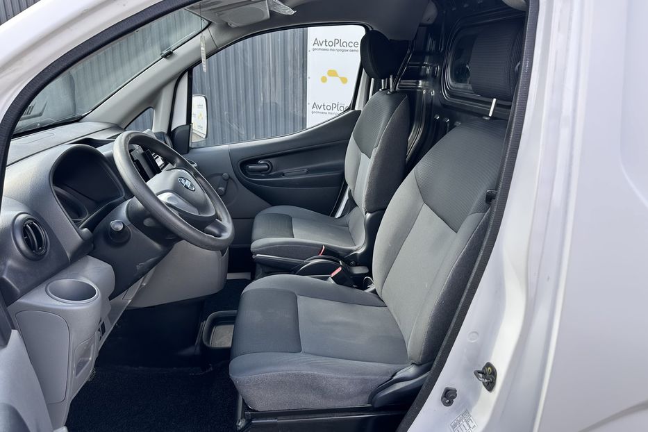 Продам Nissan NV груз. 200 2015 года в Луцке