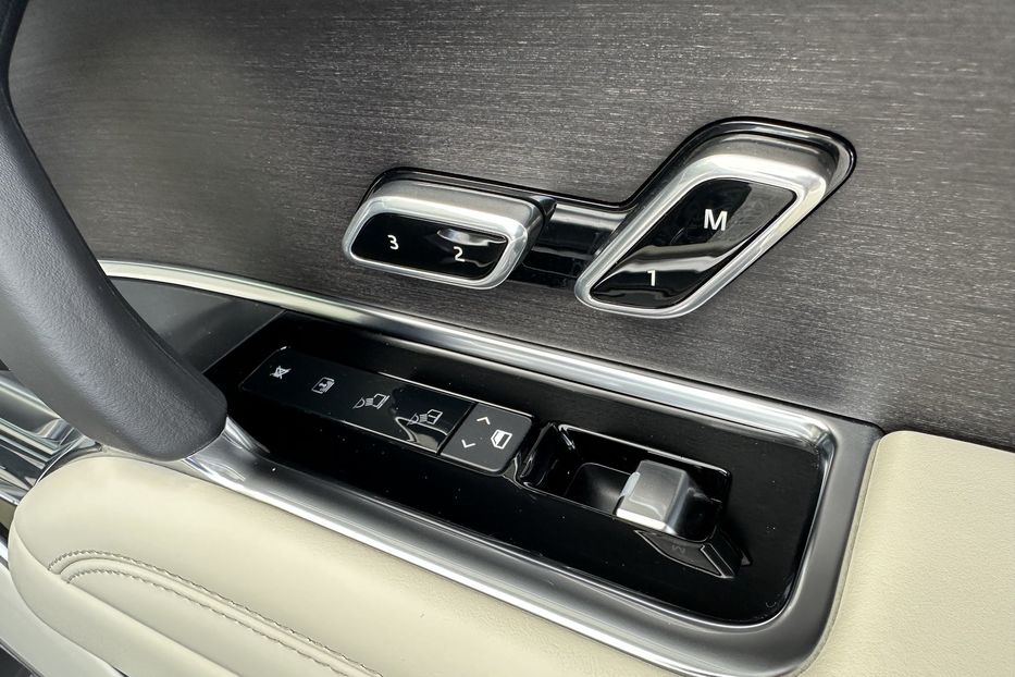 Продам Land Rover Range Rover Long Autobiography diesel 2023 года в Киеве