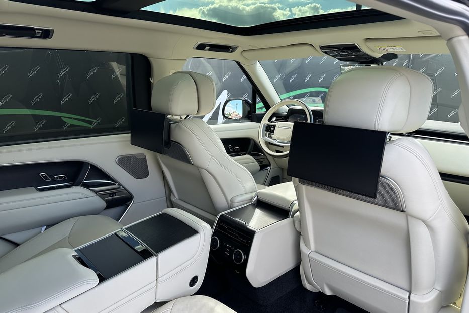 Продам Land Rover Range Rover Long Autobiography diesel 2023 года в Киеве