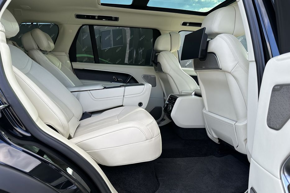 Продам Land Rover Range Rover Long Autobiography diesel 2023 года в Киеве