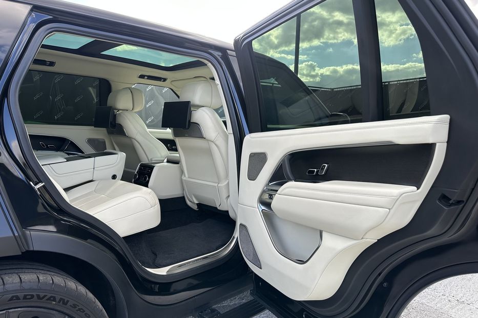 Продам Land Rover Range Rover Long Autobiography diesel 2023 года в Киеве