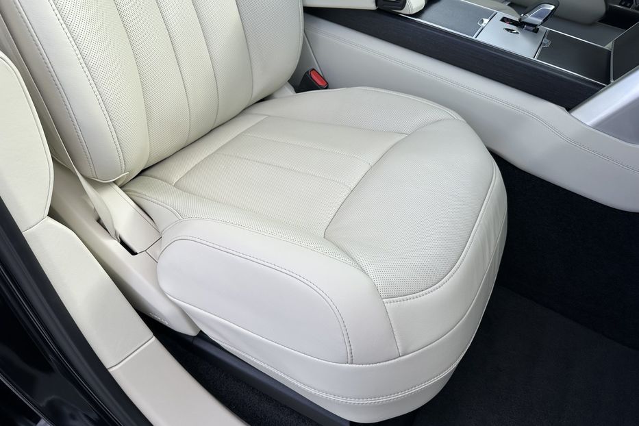 Продам Land Rover Range Rover Long Autobiography diesel 2023 года в Киеве