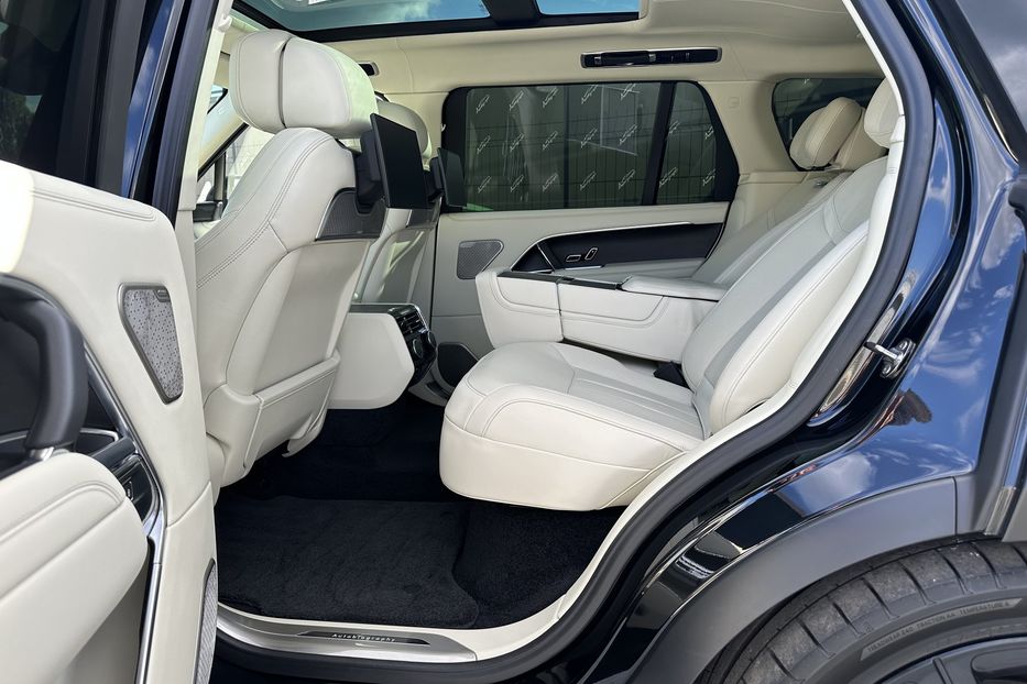 Продам Land Rover Range Rover Long Autobiography diesel 2023 года в Киеве