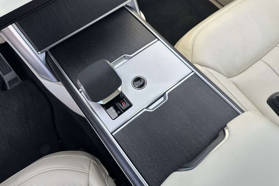 Продам Land Rover Range Rover Long Autobiography diesel 2023 года в Киеве