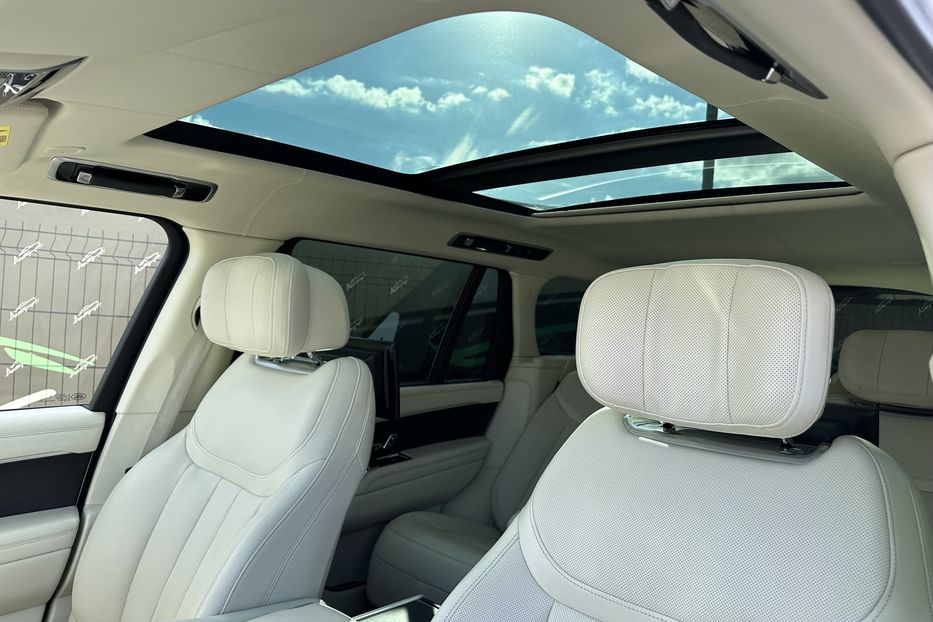 Продам Land Rover Range Rover Long Autobiography diesel 2023 года в Киеве
