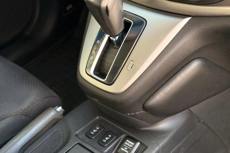 Продам Honda CR-V 2013 года в Днепре