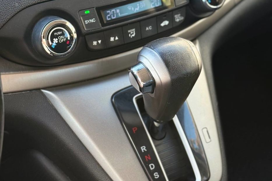 Продам Honda CR-V 2013 года в Днепре