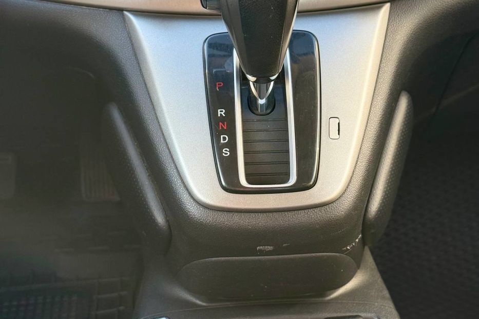Продам Honda CR-V 2013 года в Днепре