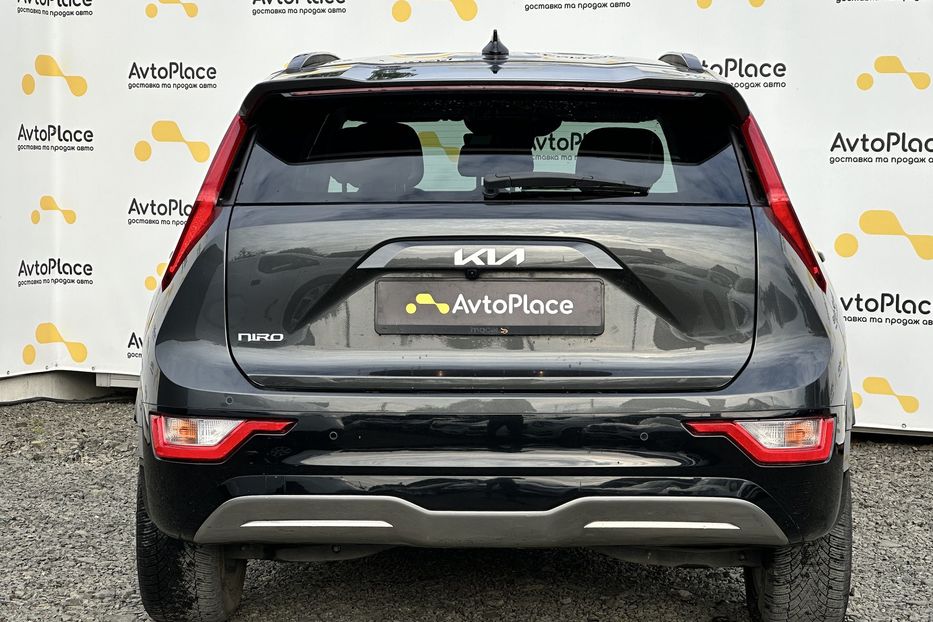 Продам Kia Niro 64 kw 2023 года в Луцке