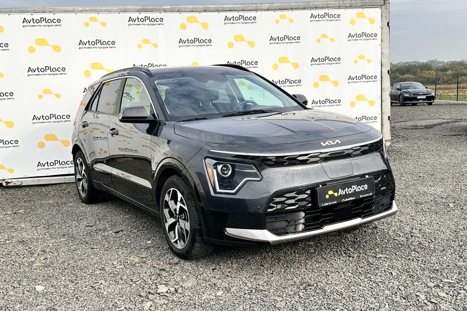 Продам Kia Niro 64 kw 2023 года в Луцке