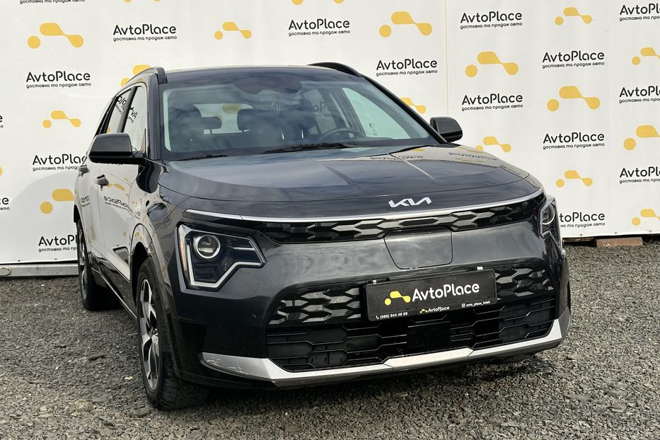 Продам Kia Niro 64 kw 2023 года в Луцке