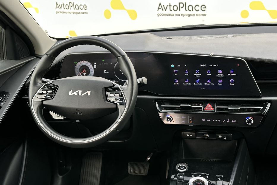 Продам Kia Niro 64 kw 2023 года в Луцке