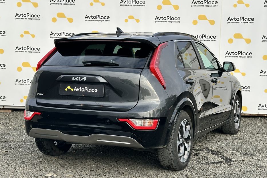 Продам Kia Niro 64 kw 2023 года в Луцке