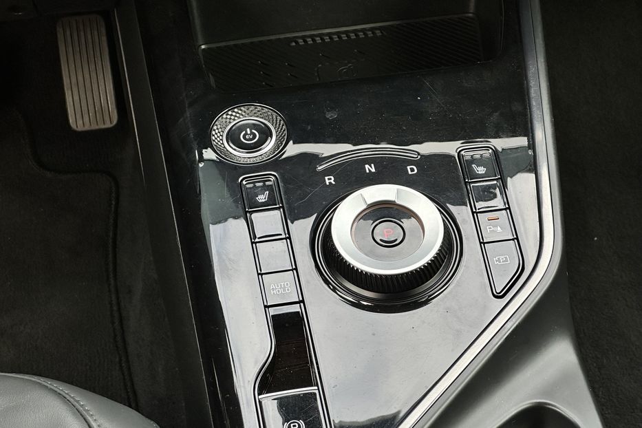 Продам Kia Niro 64 kw 2023 года в Луцке
