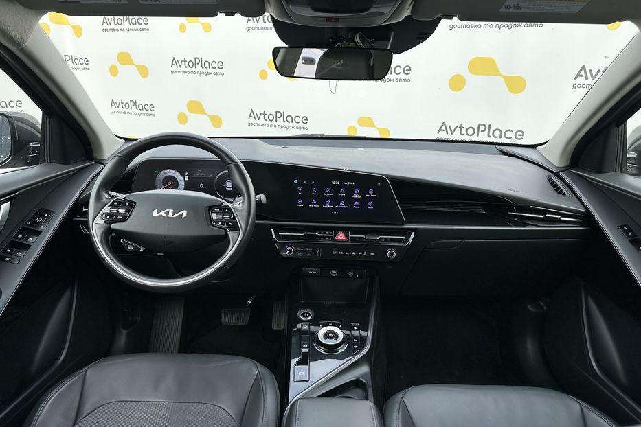 Продам Kia Niro 64 kw 2023 года в Луцке