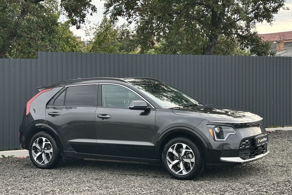Продам Kia Niro 64 kw 2023 года в Луцке