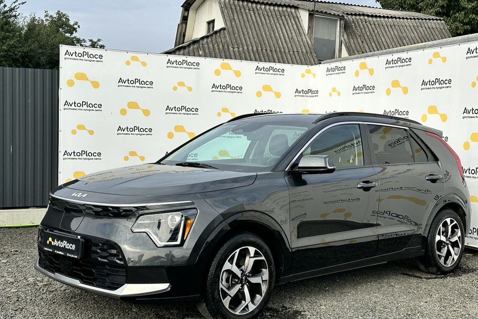 Продам Kia Niro 64 kw 2023 года в Луцке