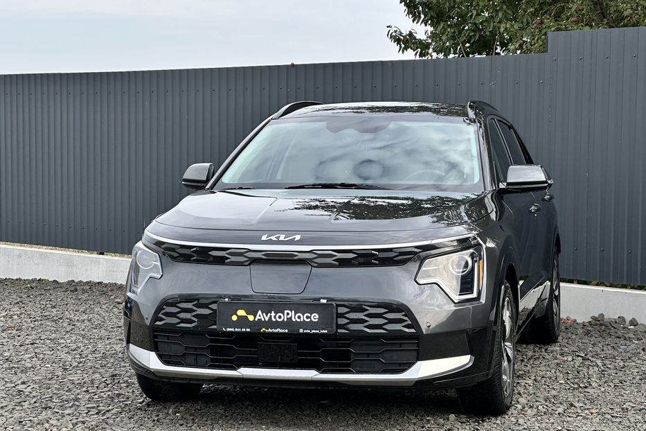 Продам Kia Niro 64 kw 2023 года в Луцке