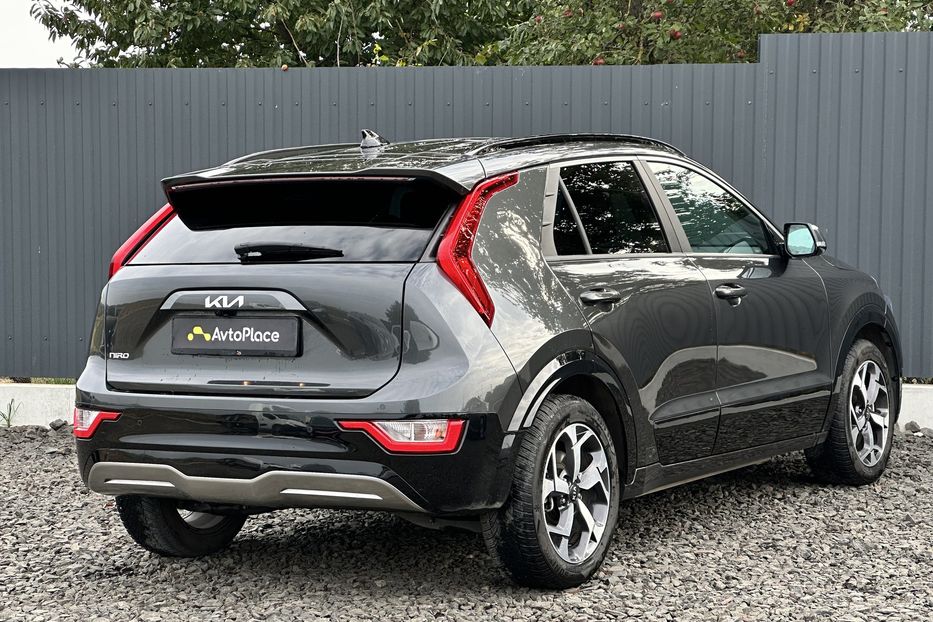 Продам Kia Niro 64 kw 2023 года в Луцке