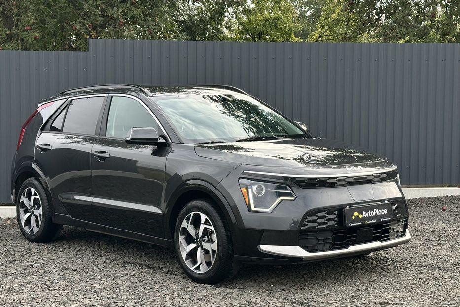 Продам Kia Niro 64 kw 2023 года в Луцке