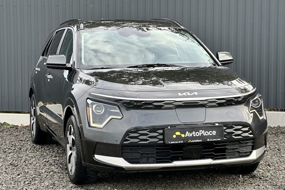 Продам Kia Niro 64 kw 2023 года в Луцке
