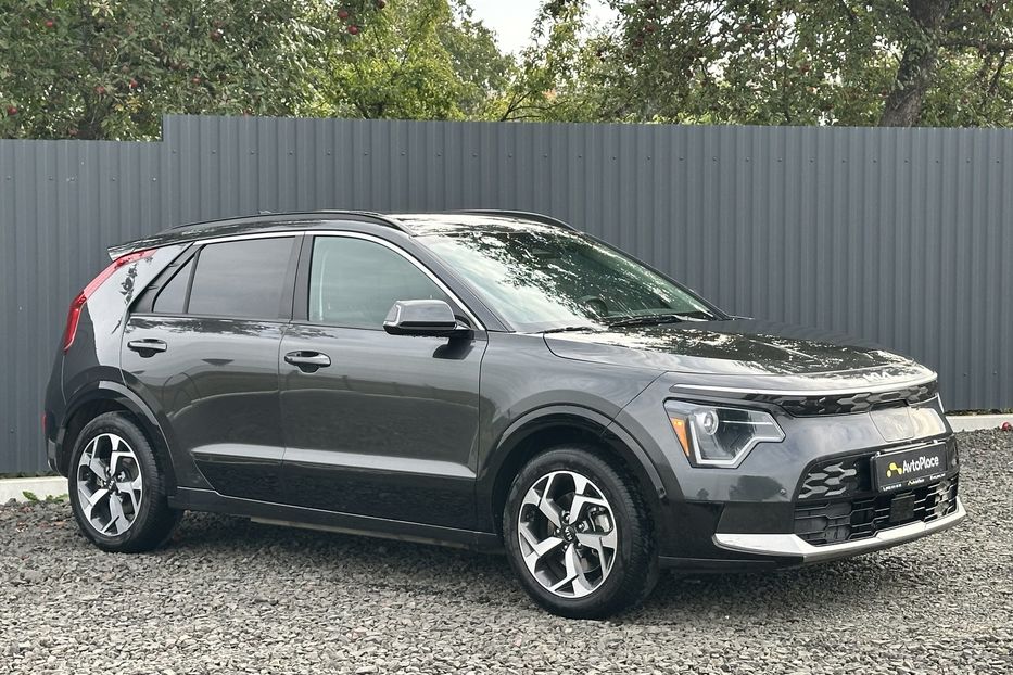 Продам Kia Niro 64 kw 2023 года в Луцке