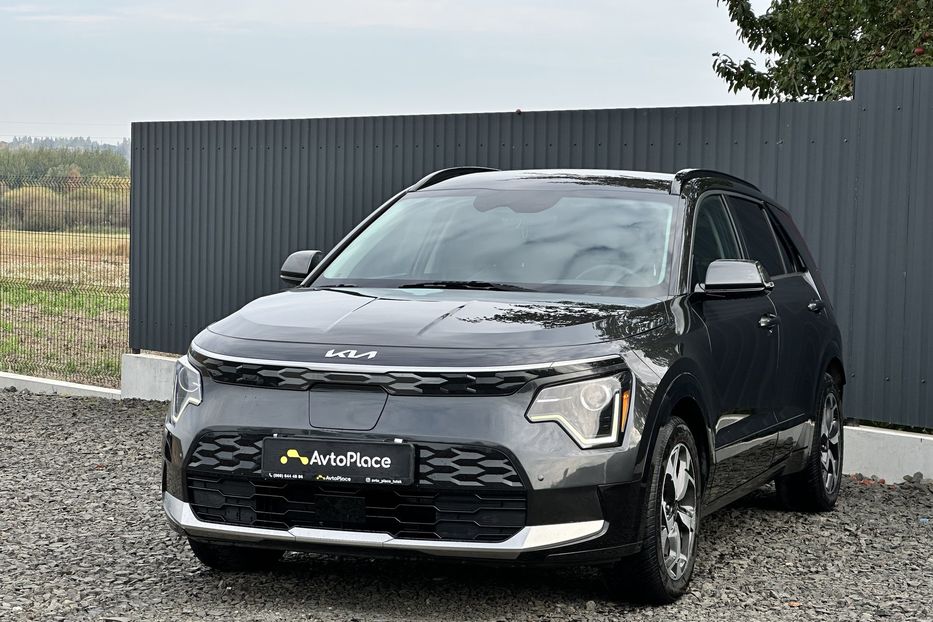 Продам Kia Niro 64 kw 2023 года в Луцке