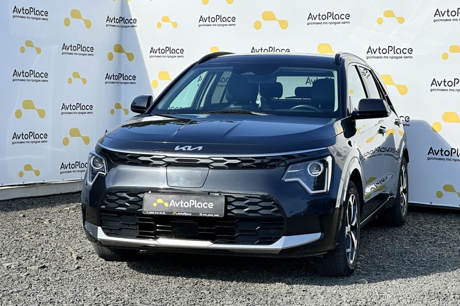 Продам Kia Niro 64 kw 2023 года в Луцке