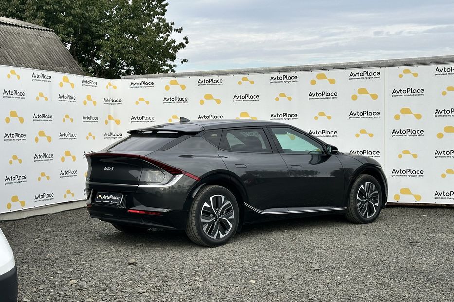Продам Kia EV6 2022 года в Луцке