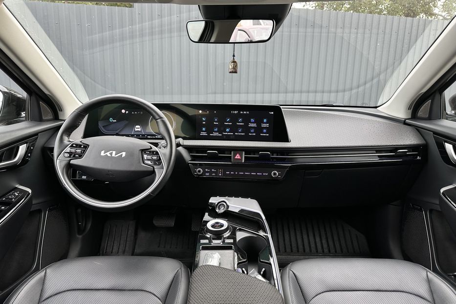 Продам Kia EV6 2022 года в Луцке