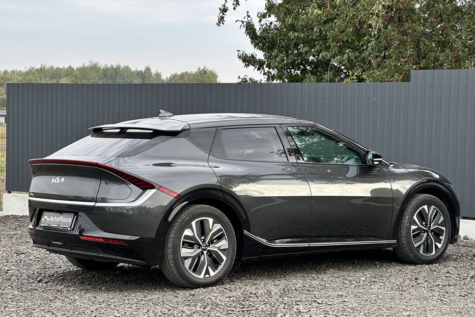 Продам Kia EV6 2022 года в Луцке