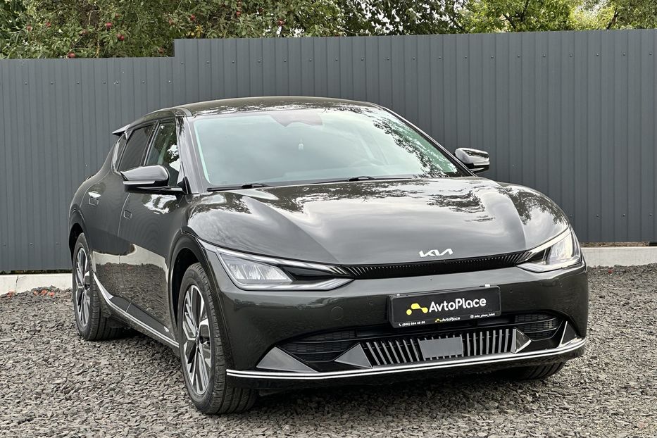 Продам Kia EV6 2022 года в Луцке