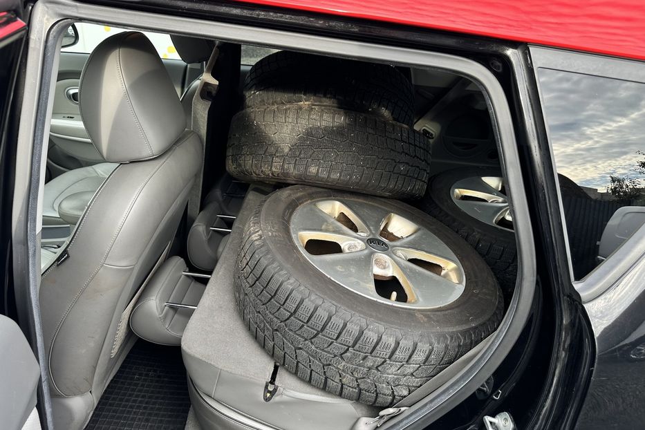 Продам Kia Soul 27 квт 2014 года в Луцке