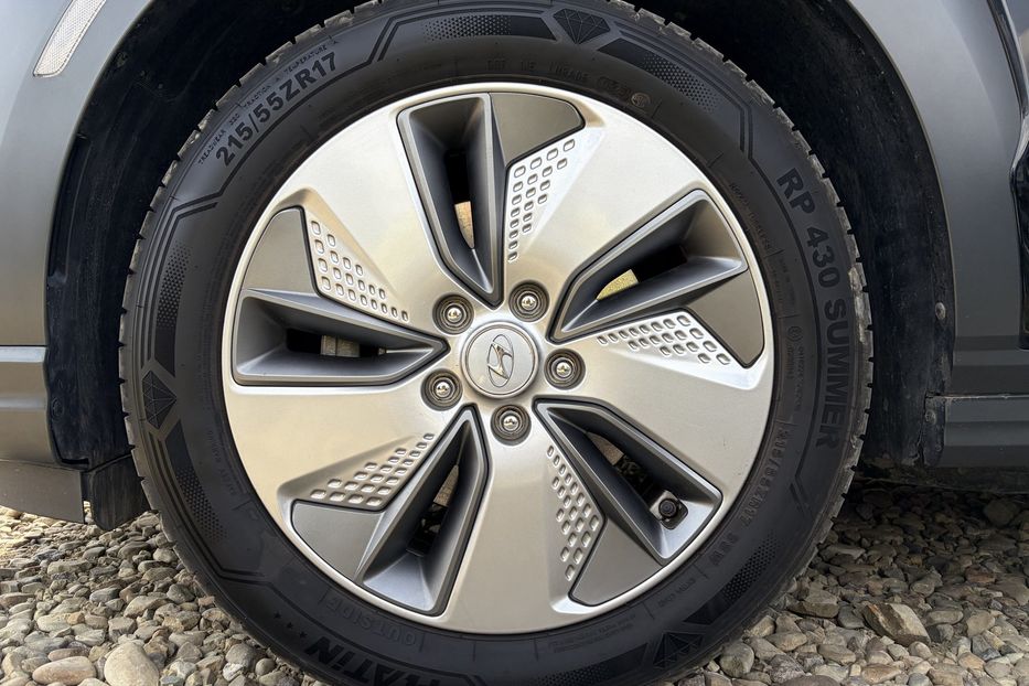 Продам Hyundai Kona 64kWhМакс.комплектація PREMIUM 2020 года в Львове