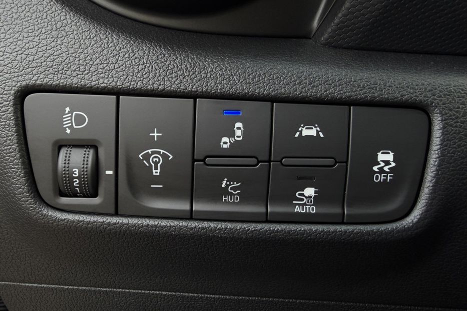 Продам Hyundai Kona 64kWhМакс.комплектація PREMIUM 2020 года в Львове