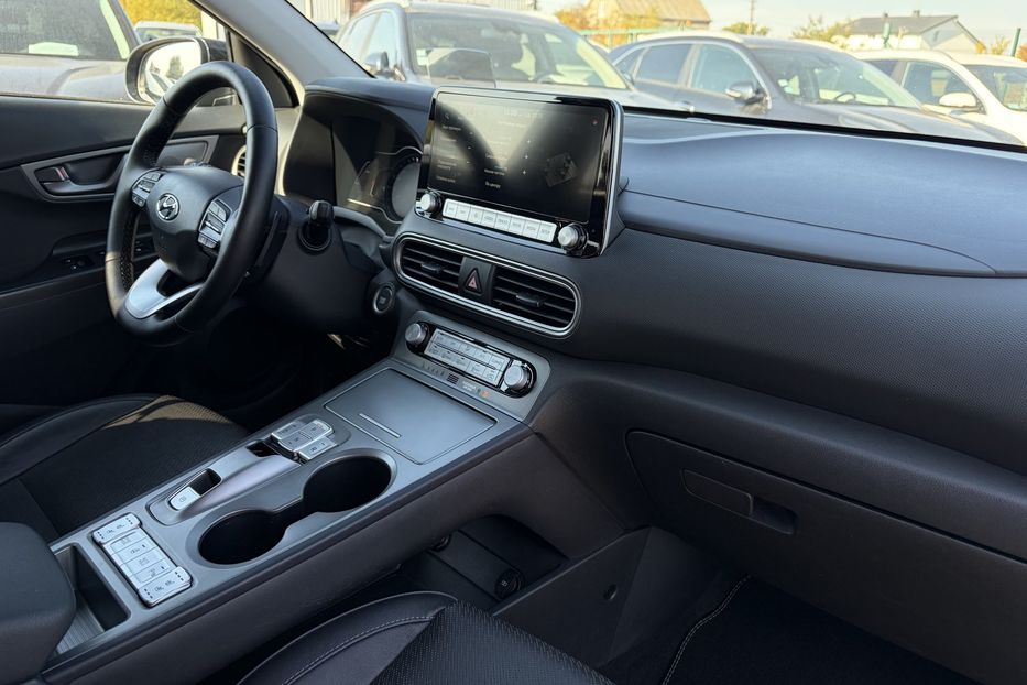 Продам Hyundai Kona 64kWhМакс.комплектація PREMIUM 2020 года в Львове