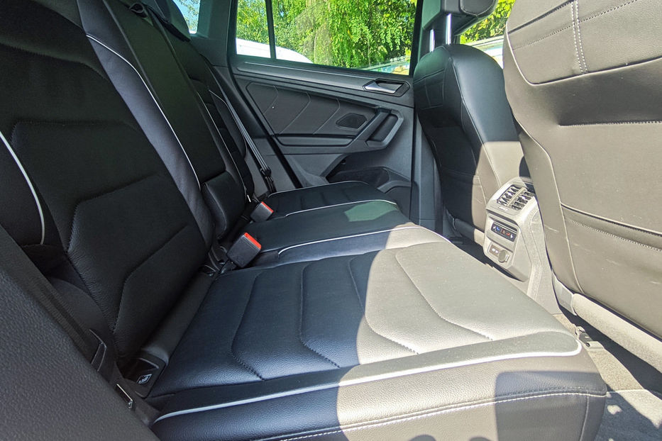 Продам Volkswagen Tiguan R-Line 2021 года в Киеве