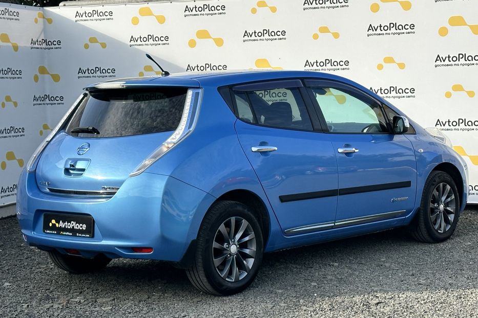 Продам Nissan Leaf 24 kw  2013 года в Луцке