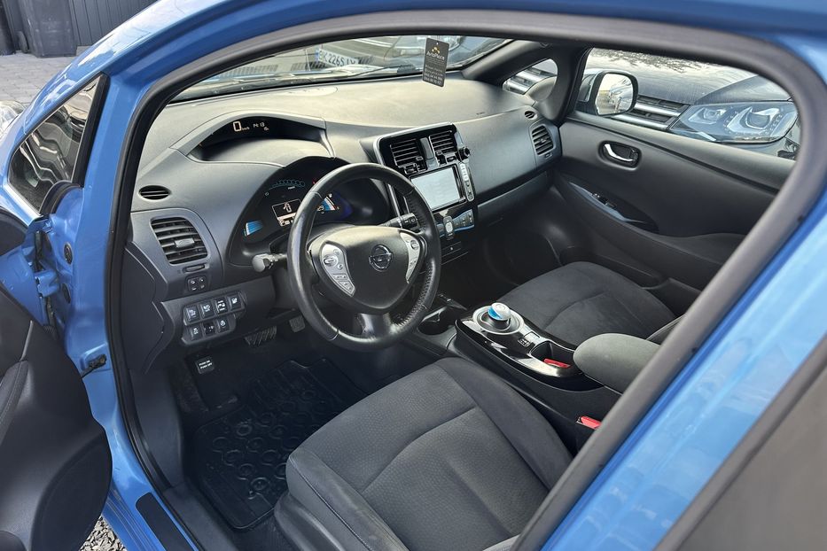 Продам Nissan Leaf 24 kw  2013 года в Луцке