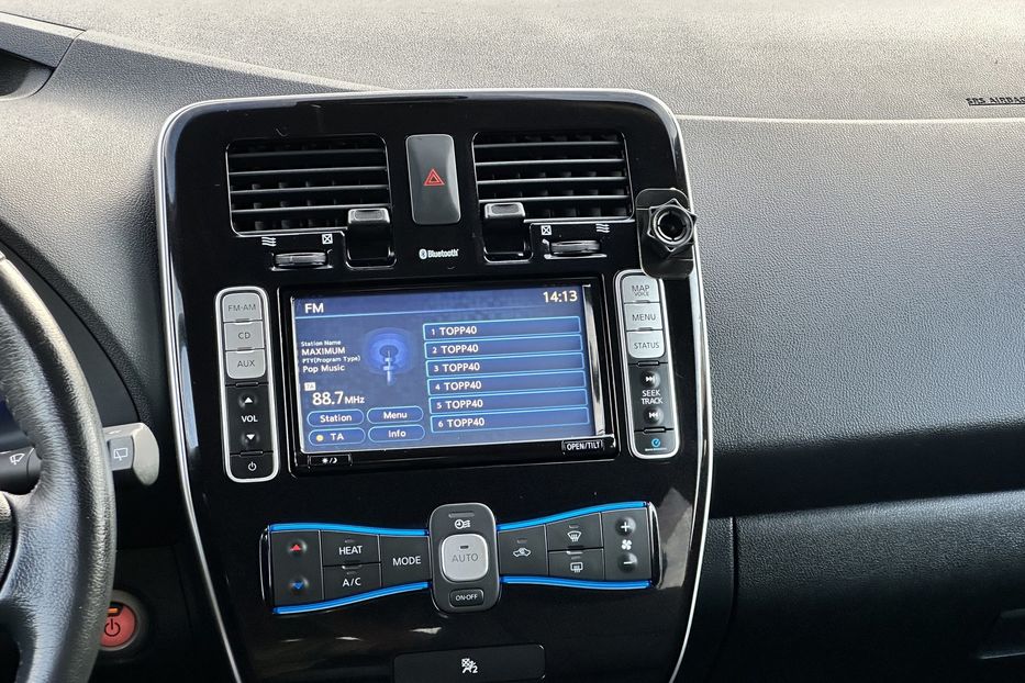 Продам Nissan Leaf 24 kw  2013 года в Луцке