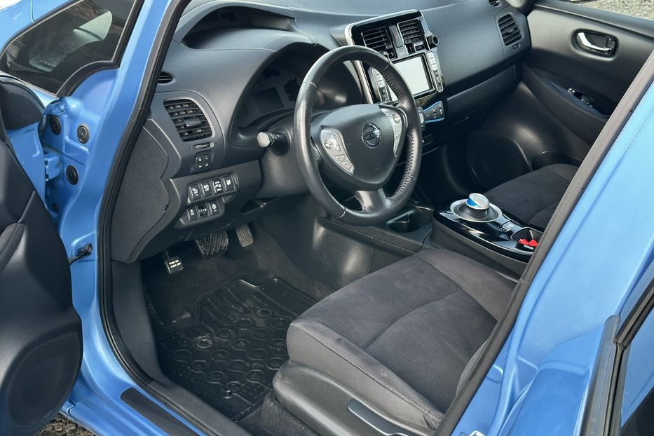 Продам Nissan Leaf 24 kw  2013 года в Луцке
