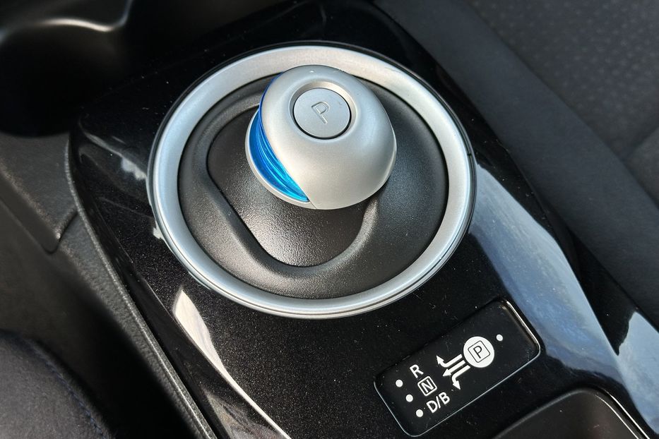 Продам Nissan Leaf 24 kw  2013 года в Луцке